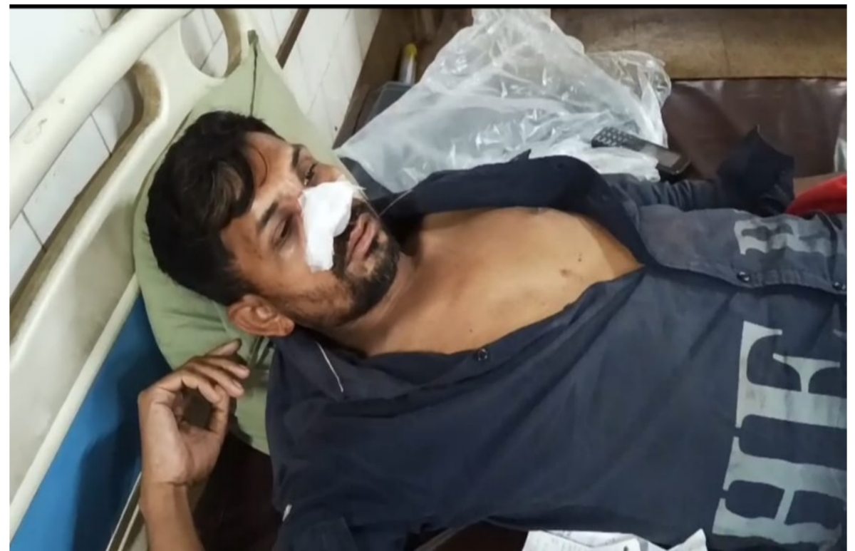 স্বামীকে বাঁচাতে গিয়ে শ্লীলতাহানির শিকার স্ত্রী: বাকলিয়ায় যুবদল নেতার ওপর বর্বরোচিত হামলা
