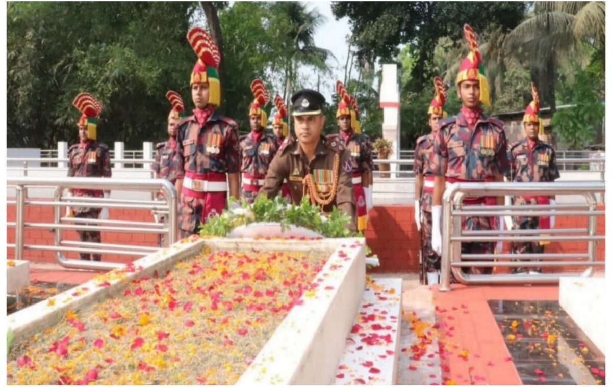 বীরশ্রেষ্ঠের সমাধিতে বিজিবি ও প্রশাসনের শ্রদ্ধাঞ্জলি; কাশিপুরে পালিত হলো স্বাধীনতা দিবস